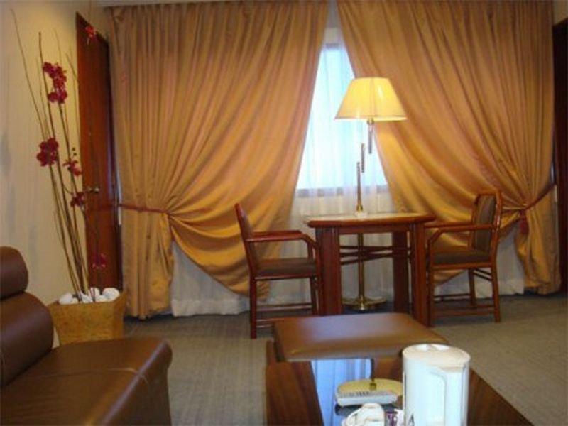 The Emperor Hotel Malacca ภายนอก รูปภาพ