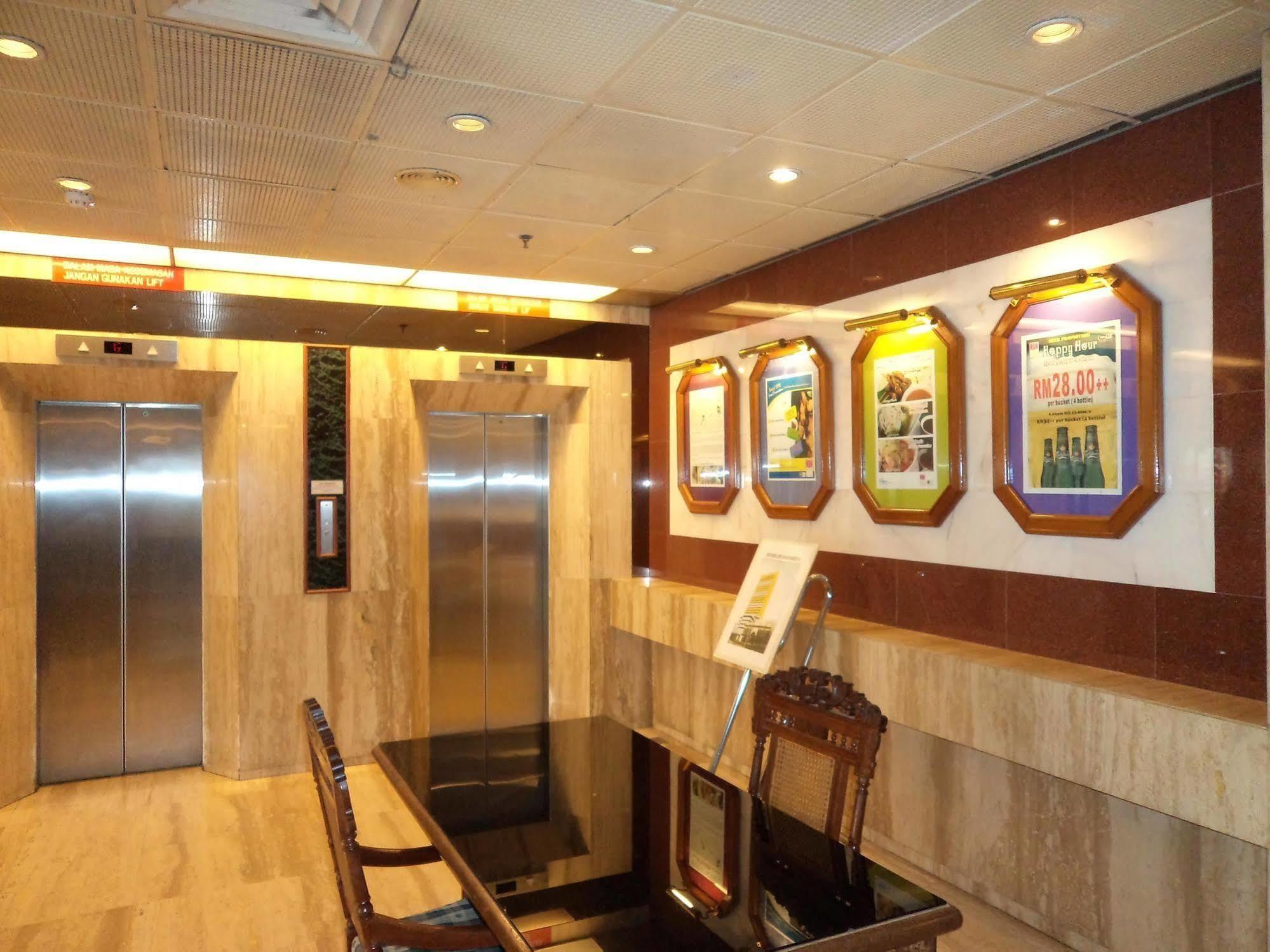 The Emperor Hotel Malacca ภายนอก รูปภาพ