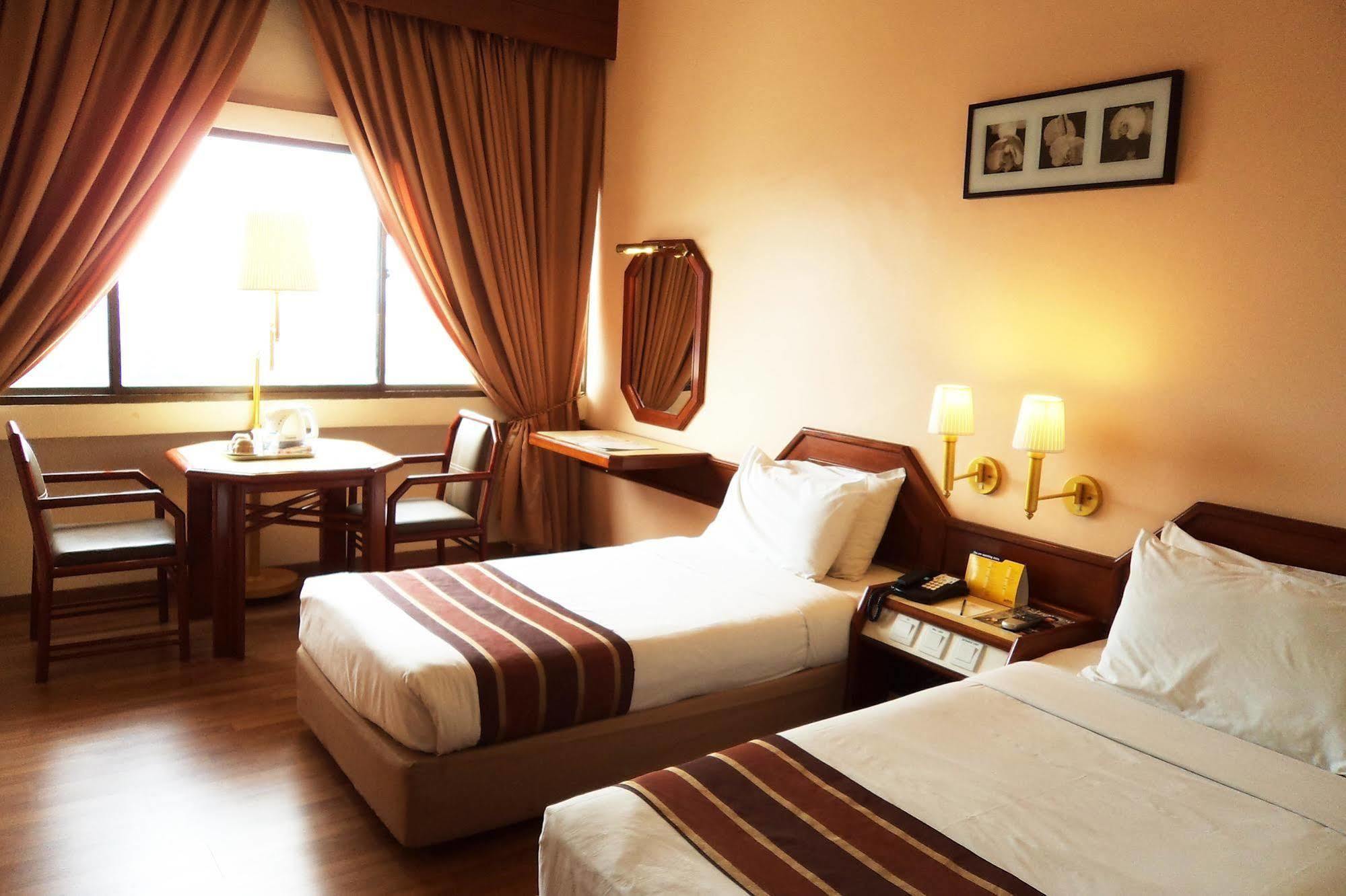 The Emperor Hotel Malacca ภายนอก รูปภาพ